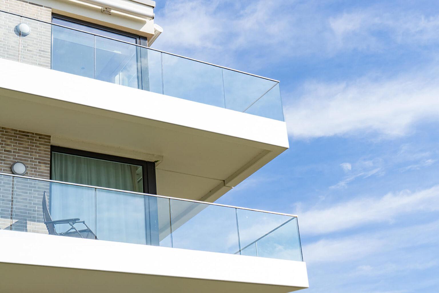 ᐅ Solarterrassendach: Stromkosten sparen und die Umwelt schützen