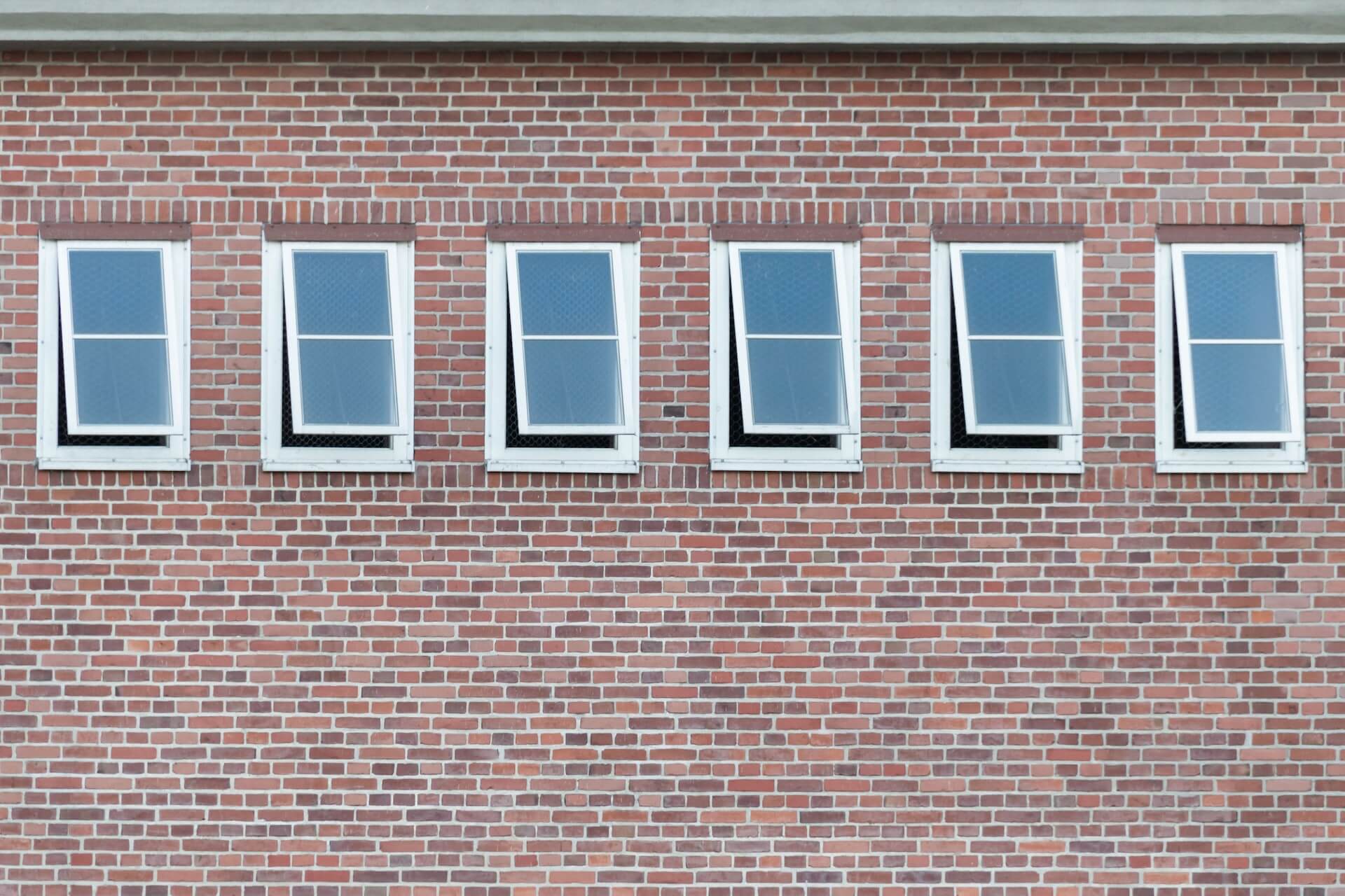ᐅ Schwingflügelfenster: Praktisch für jedes Zuhause?