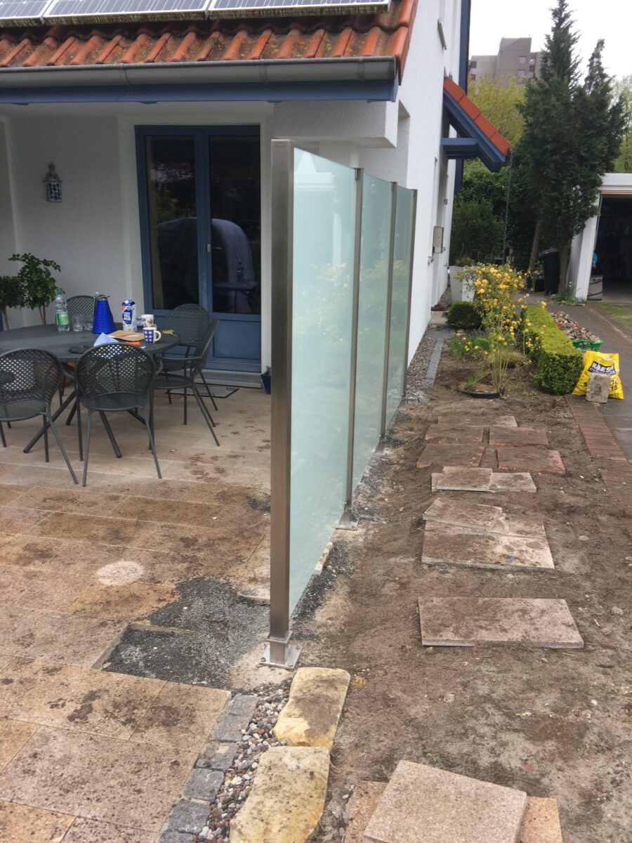 ᐅ Windschutz Terrasse Glas: Schutz mit vielen Vorteilen