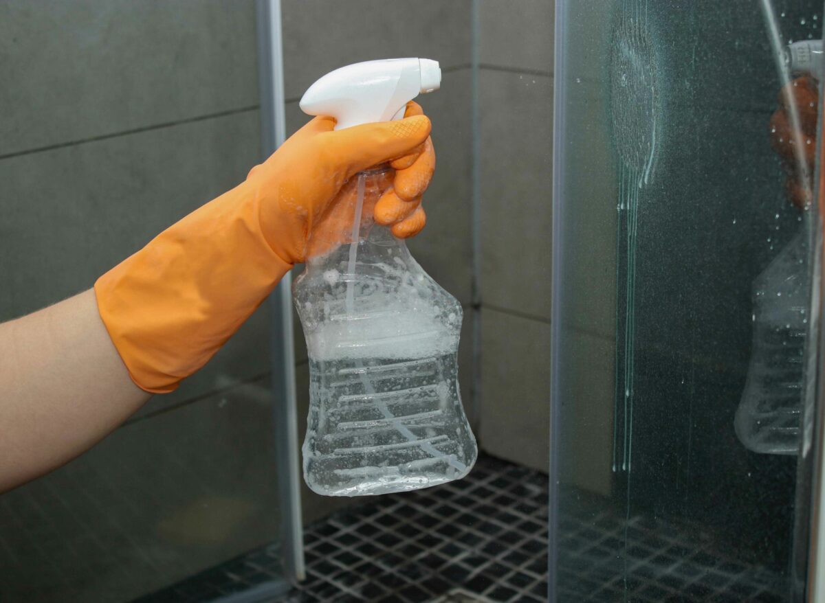 Kalk entfernen: Effiziente Säuberung von Glas
