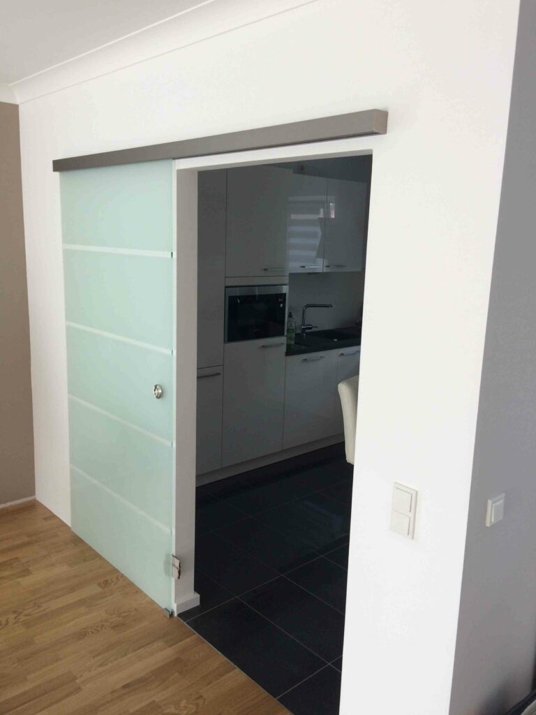 ᐅ Schiebetüren Deckenmontage Schwebende Konstruktionen